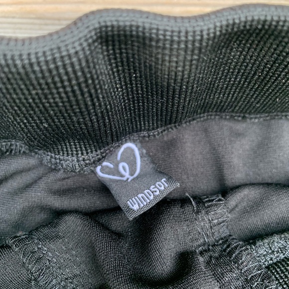 Windsor black mini lace up skirt size small - Picture 3 of 6